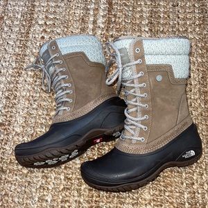 North face women’s snow boots